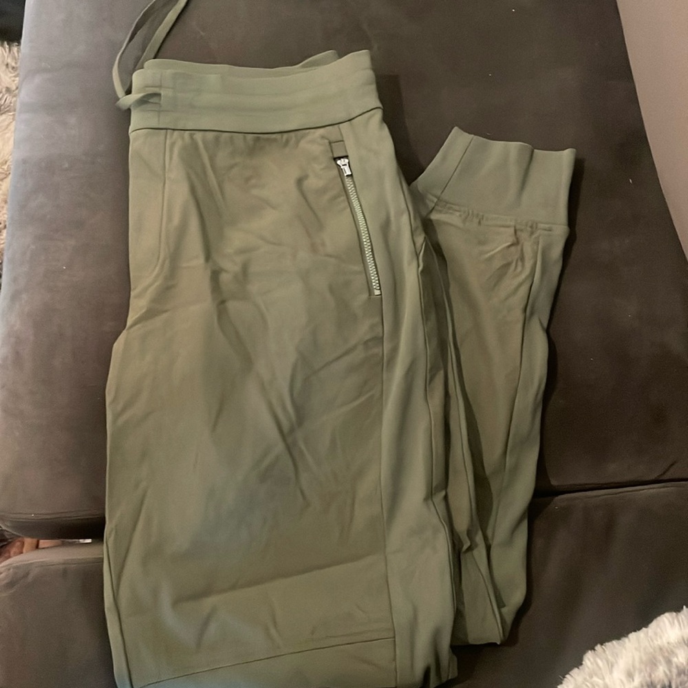 Athleta Drawstring Trekkie North Jogger Size 12 NWOT